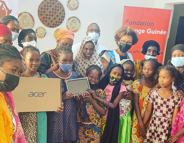 Conakry La Fondation Orange Guinée Offre Des Outils Numériques à La Maison Digitale De 4632