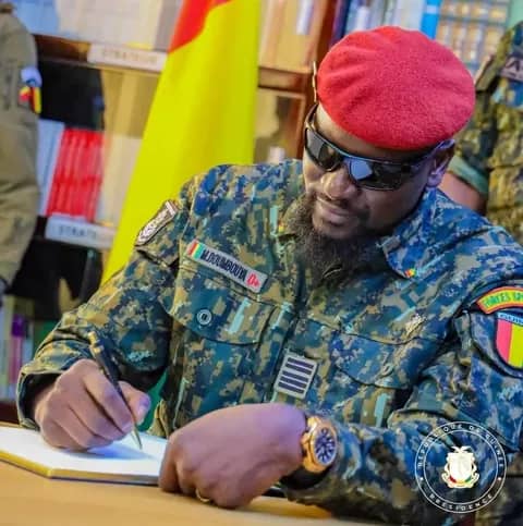 Urgent : le président Doumbouya dissout les conseils communaux !